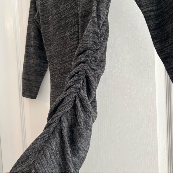 Classic midi length dress - Picture 2 of 5